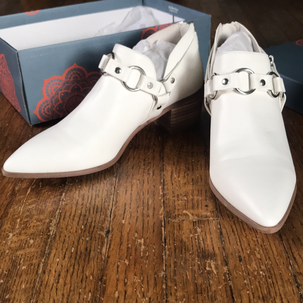 Carlos By Carlos Santana Pointer White Pointed To… - image 1